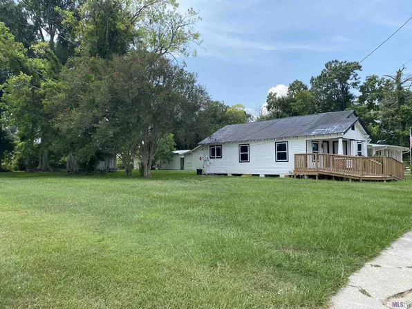515 E New River Rd, Gonzales, LA 70737
