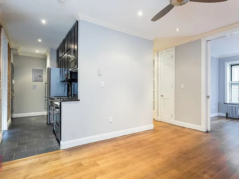 326 E 100th St #2D — Photo 3