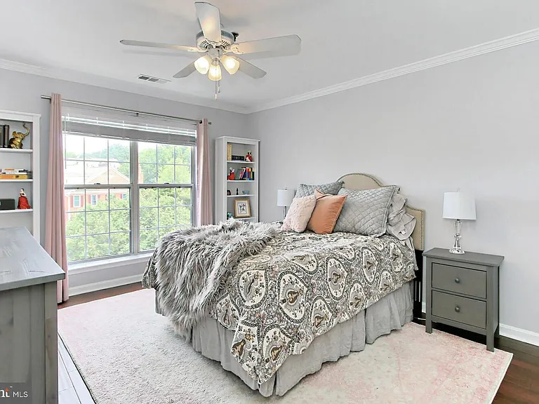 1100 Quaker Hill Dr #401 — Photo 14