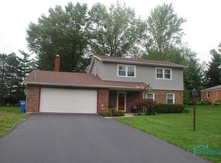 2416 Sweetwater Rd, Findlay, OH 45840