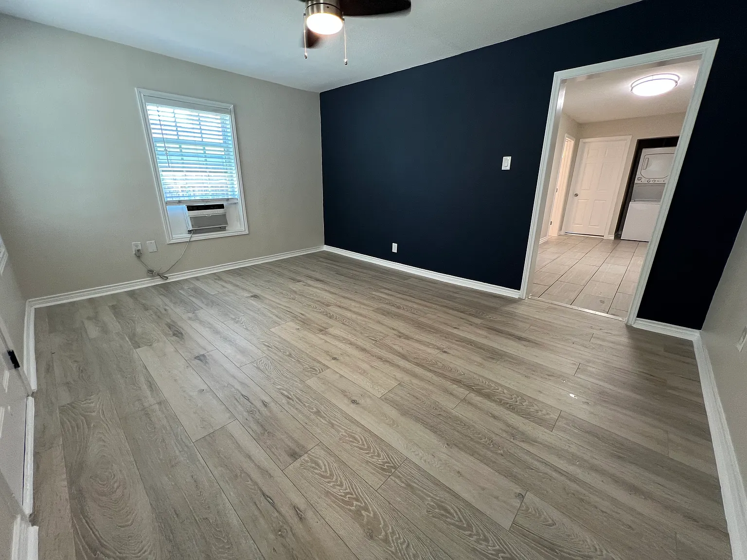 936 W 7th St — Photo 2