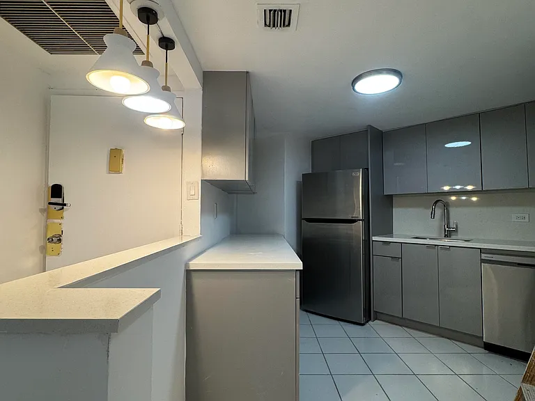 801 Brickell Bay Dr #365 — Photo 35