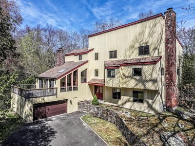 15 Pond View Lane, Stamford, CT, 06903