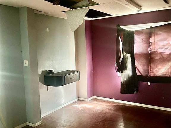 3rd image of 2319 Appleton Ave