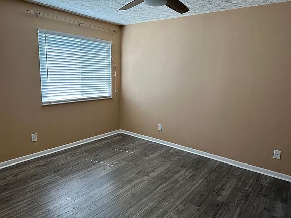 3rd image of 172 Mallard Glen Dr APT 1