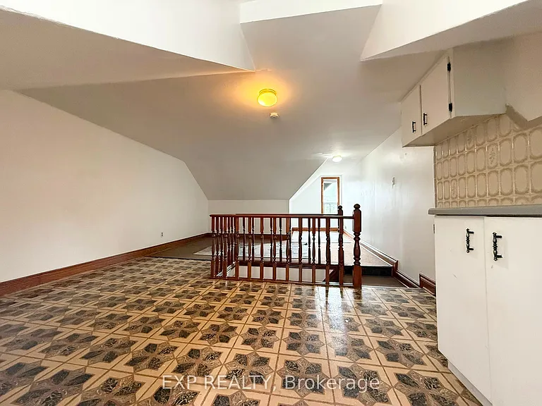 759 Gerrard St E #2 — Photo 14