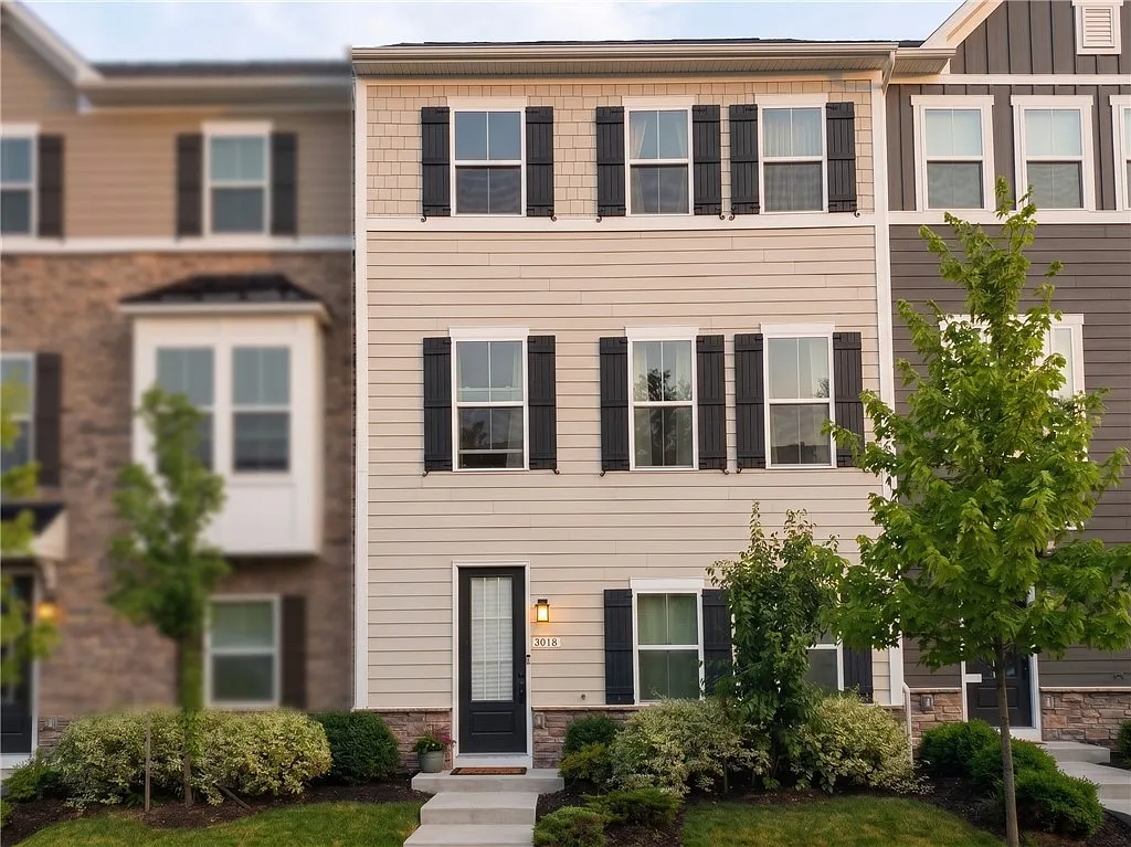 4 bed, 3.5 bath, 2232 sqft, $3,100 — Photo 1