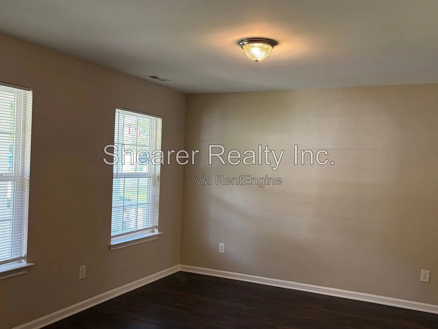4 bed, 2.5 bath, 2192 sqft, $2,100 — Photo 3