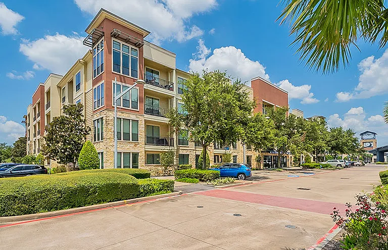 The Residences at Pearland Town Center Apartments — Photo 12