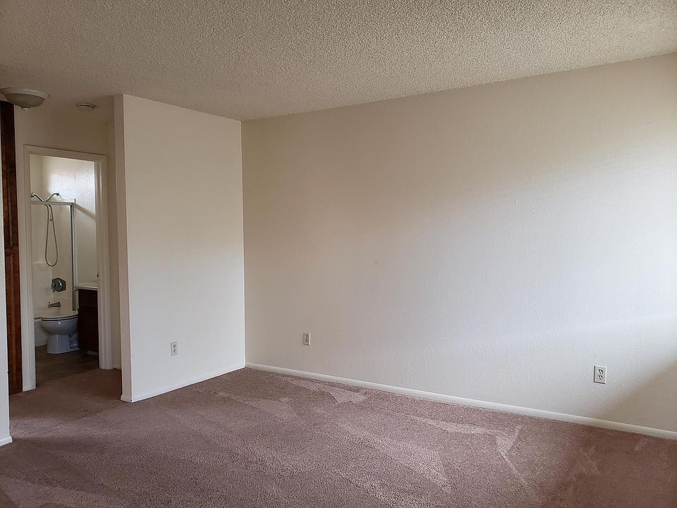 2nd image of 3041 Spring St #11