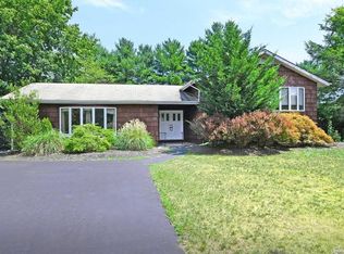 22 Diane Ln, East Northport, NY 11731