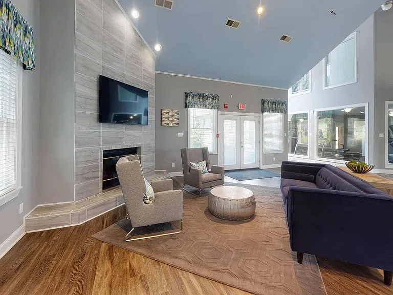 Montclair Apartments — Photo 19
