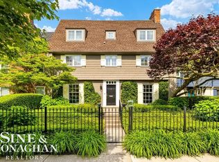 424 Rivard Blvd, Grosse Pointe, MI 48230