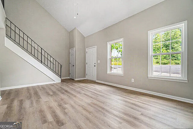 3 bed, 2.0 bath, 1300 sqft, $1,700 — Photo 2