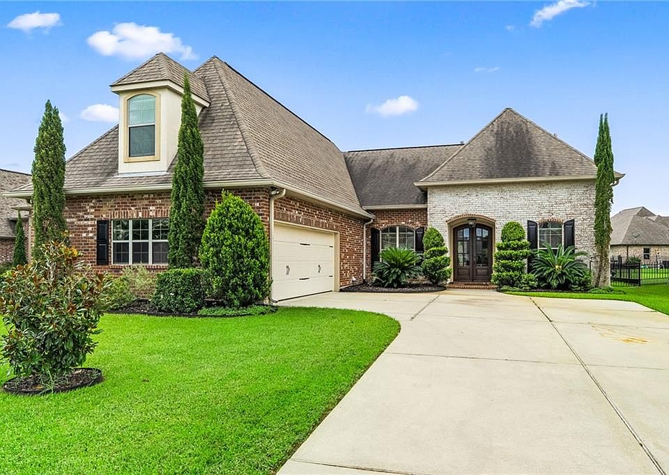 1st image of 122 Cypress Lakes Dr