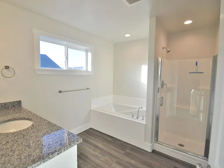 2049 N 380 E — Photo 9
