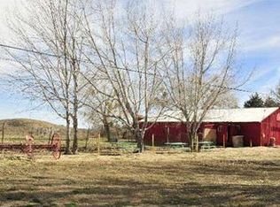 11212 Elizabeth Lake Rd, Leona Valley, CA 93551