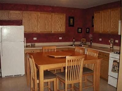 4th image of 170 E Division St APT 201