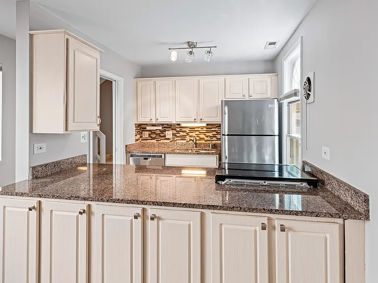 1839 N Bissell St #3 — Photo 6