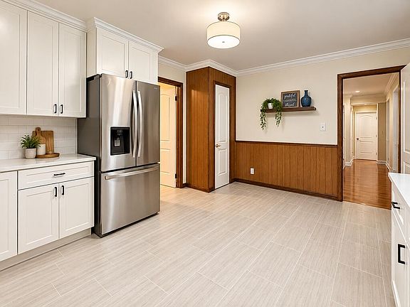 5th image of 101 Sheldon Ave