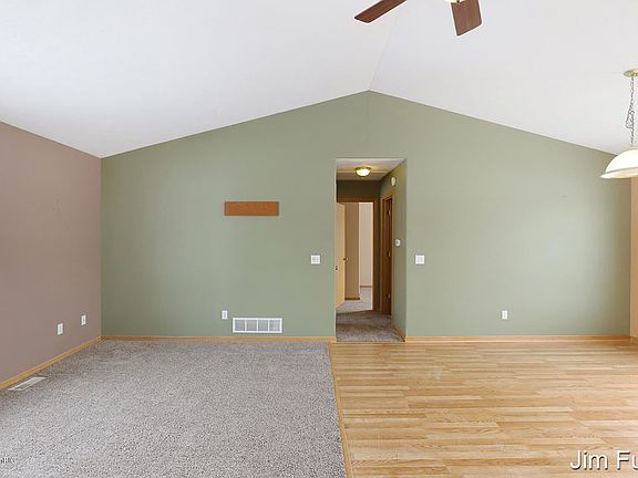 3rd image of 5186 Fieldstone Meadow Dr NE
