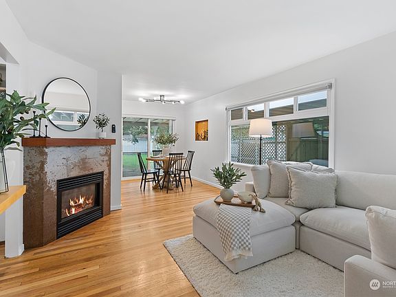 2nd image of 15822 25th Avenue NE