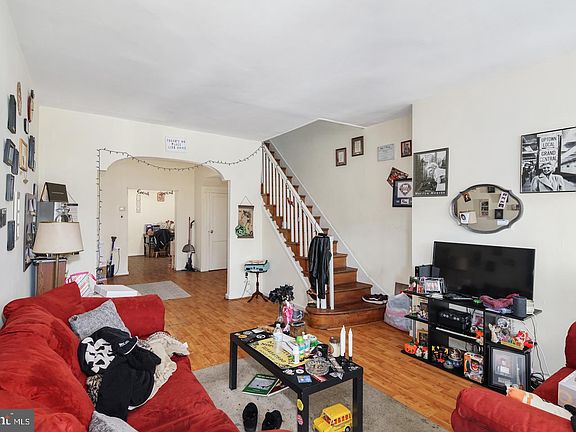 2nd image of 3018 Aramingo Ave