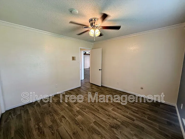 1710 Dickerson Dr — Photo 32