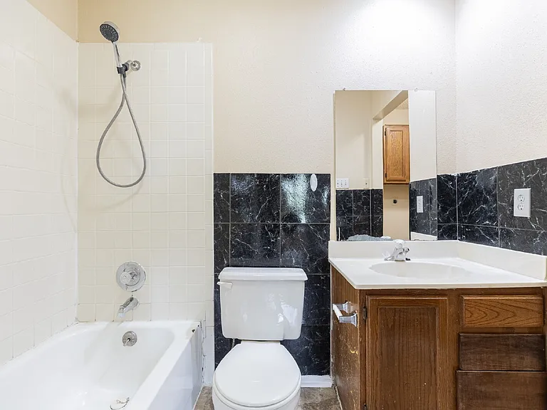 9643 Bratton Dr — Photo 18