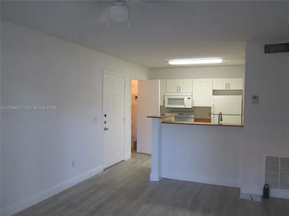 4361 W McNab Rd APT 13, Pompano Beach, FL 33069