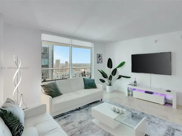 1200 Brickell Bay Dr Ph 4106, Miami, FL 33131