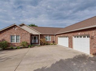 310 N Lake Dr, Hillsboro, MO 63050