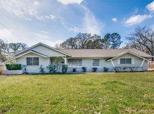 1724 Oak Hill Rd, Fort Worth, TX 76112