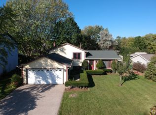 1523 Bayview Dr, Lake Zurich, IL