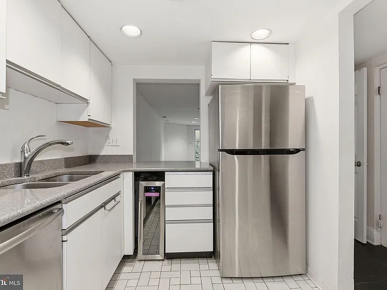 308 E Capitol St NE #11 — Photo 7