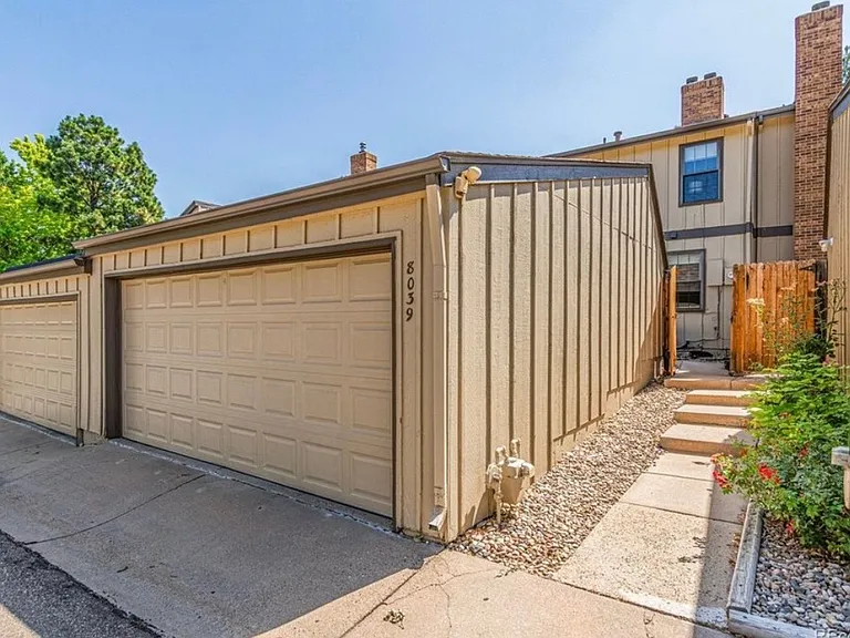 8039 E Phillips Cir — Photo 35