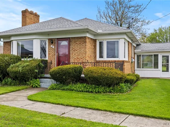 12 Veterans Pl, Cheektowaga, NY 14227