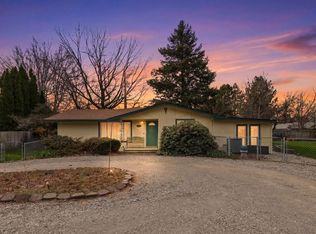 5016 W Park St, Pasco, WA 99301