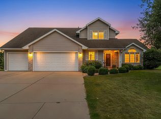 465 Winding Waters Way, De Pere, WI 54115