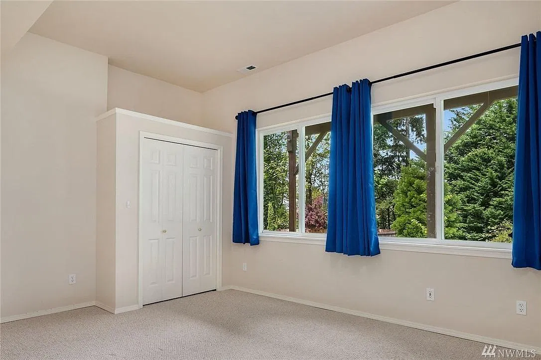 NE 55th St, Sammamish — Photo 1