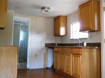 2nd image of 910 W Anderson Ave