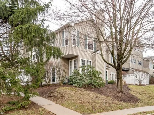 21 Witherspoon Ct #810, Morristown, NJ 07960