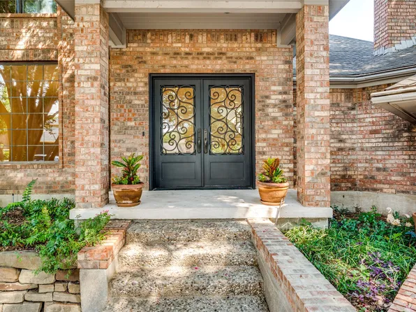 9126 Cochran Heights Dr, Dallas, TX 75220