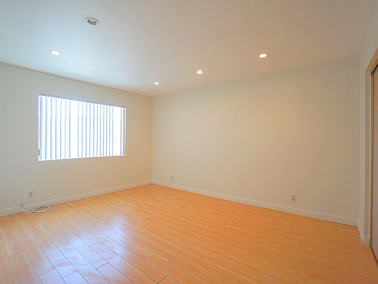 429 S New Ave #5 — Photo 12