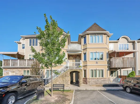 5 Rose Garden Way #302, Monsey, NY 10952