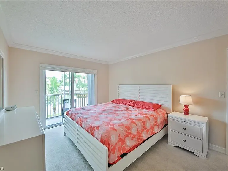 1100 Gulf Shore Blvd N #207 — Photo 19