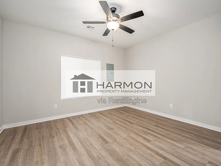 1902 N Cody Ln — Photo 8