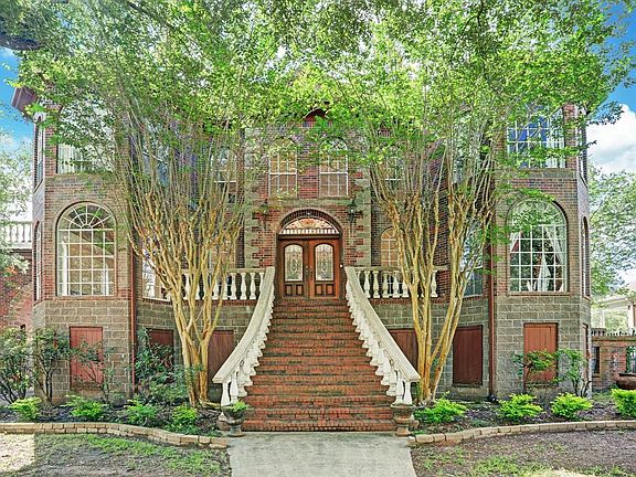2nd image of 1103 Larkspur Lane