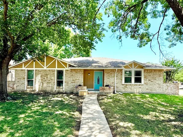 701 Lindenwood Dr, Lancaster, TX 75134