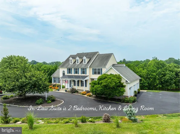 38172 Stone Eden Dr, Hamilton, VA 20158